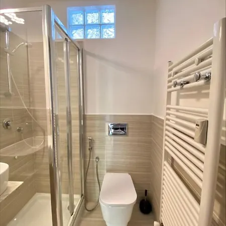 内纳公寓 * 斯培西亚